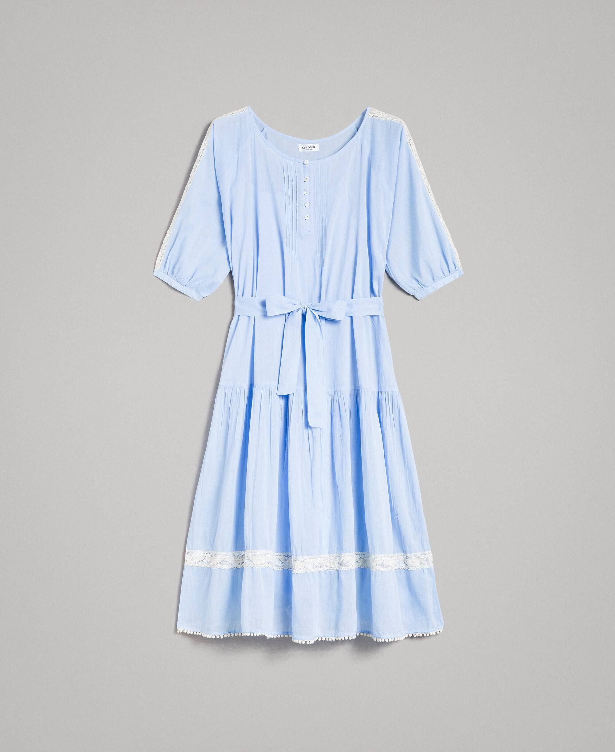 Платье из голубого муслина