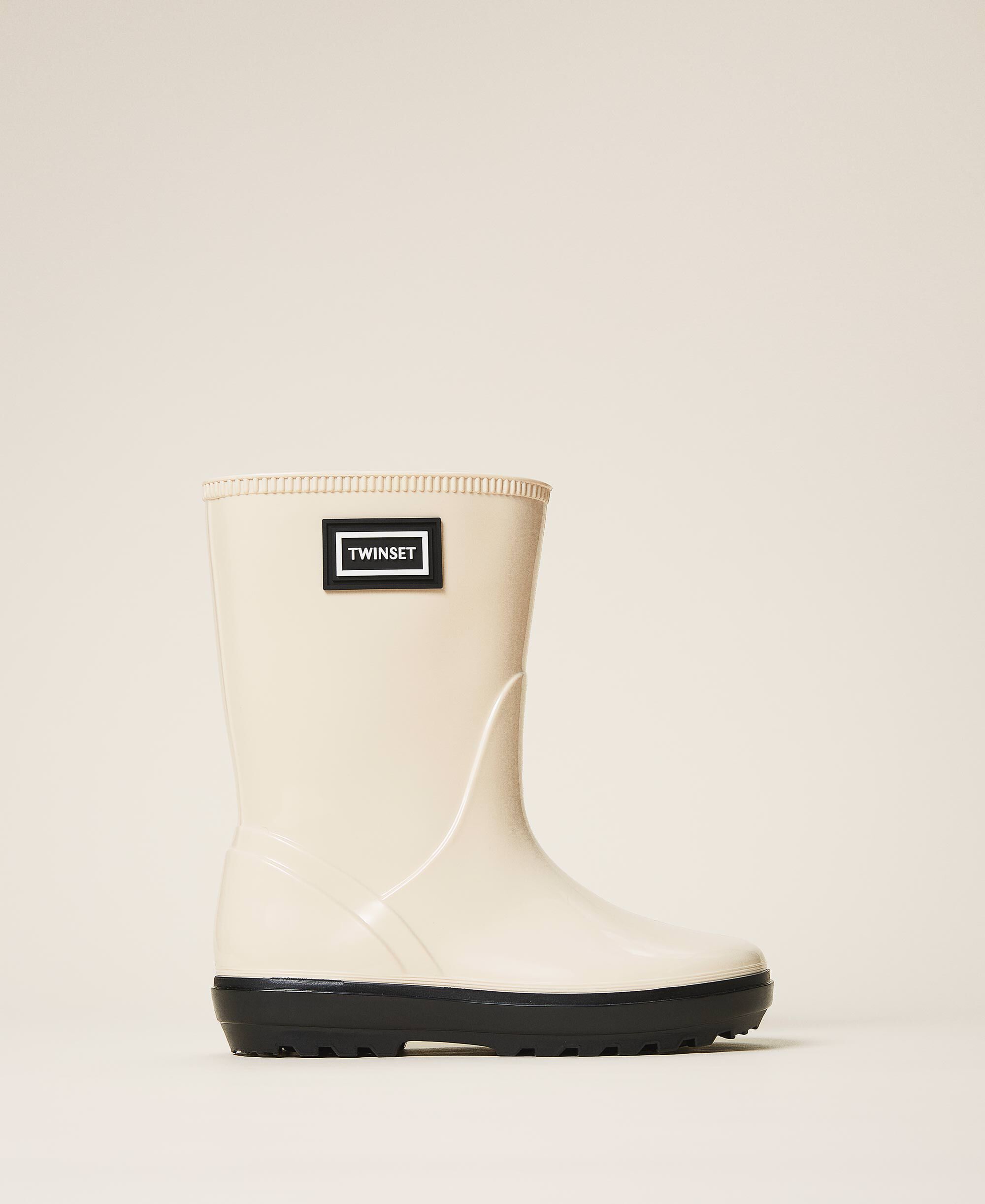 snow white rain boots