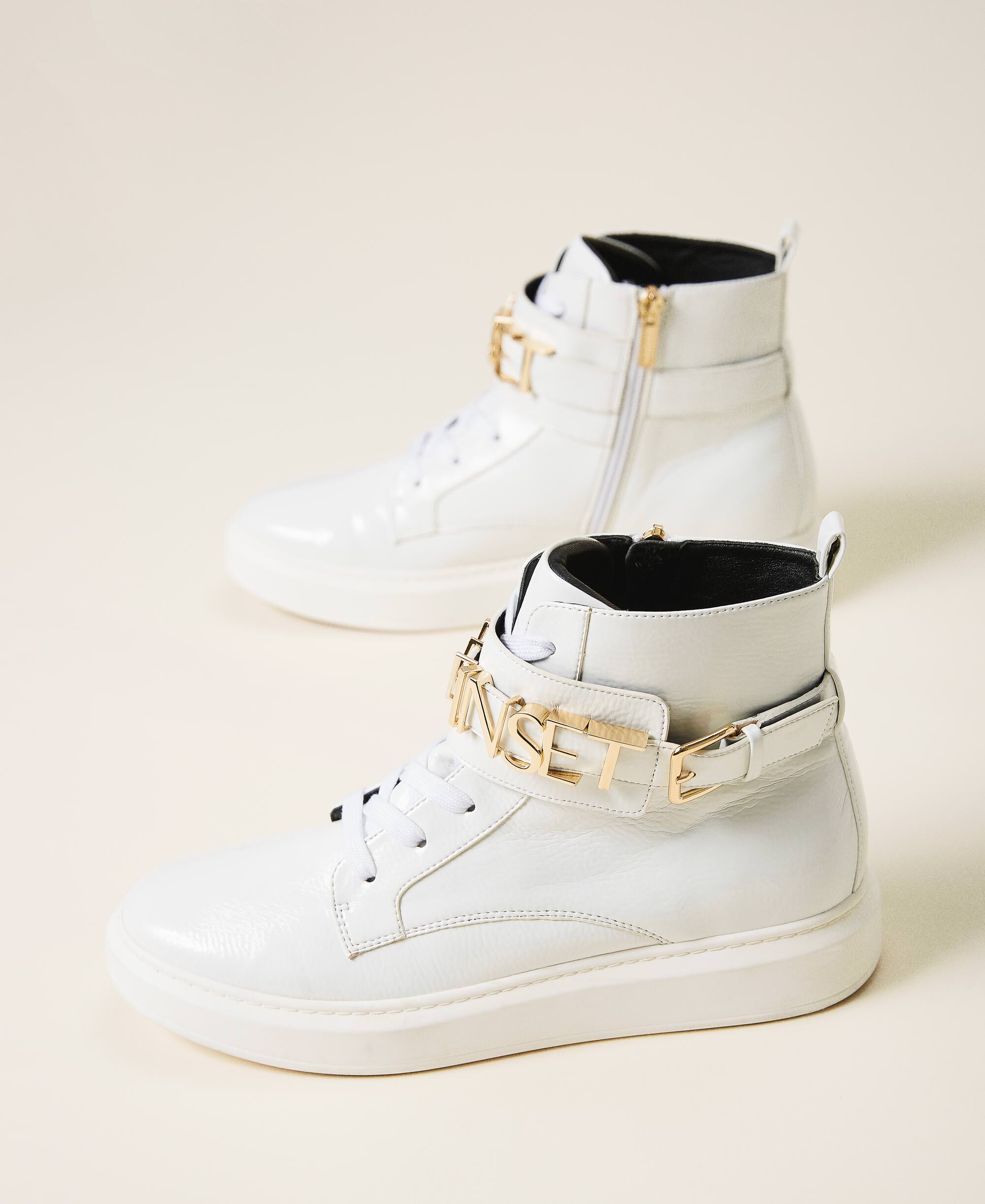 High top trainers with logo Woman 