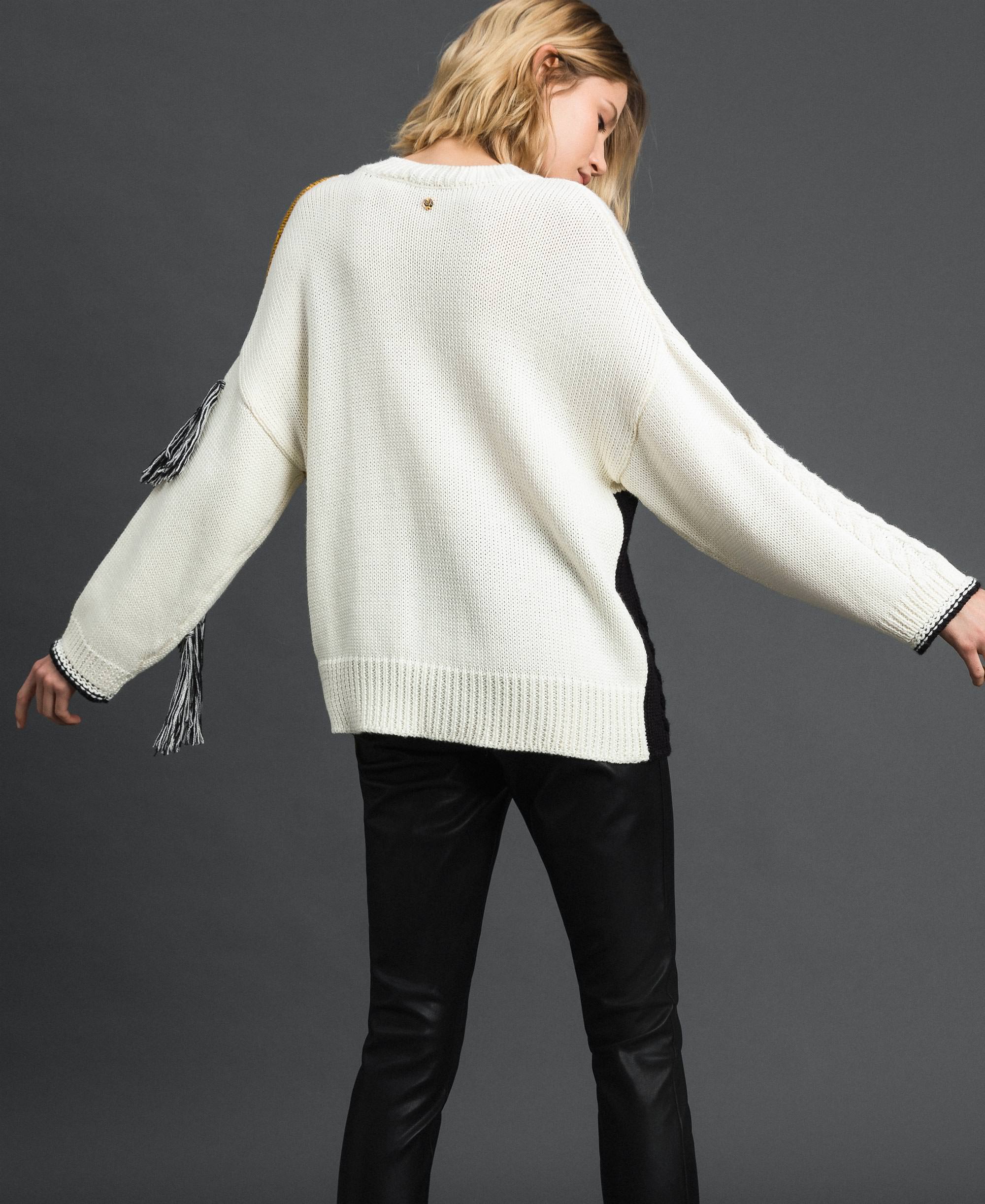 Pullover Mit Zopfmuster Und Fransen Frau Weiss Twinset Milano