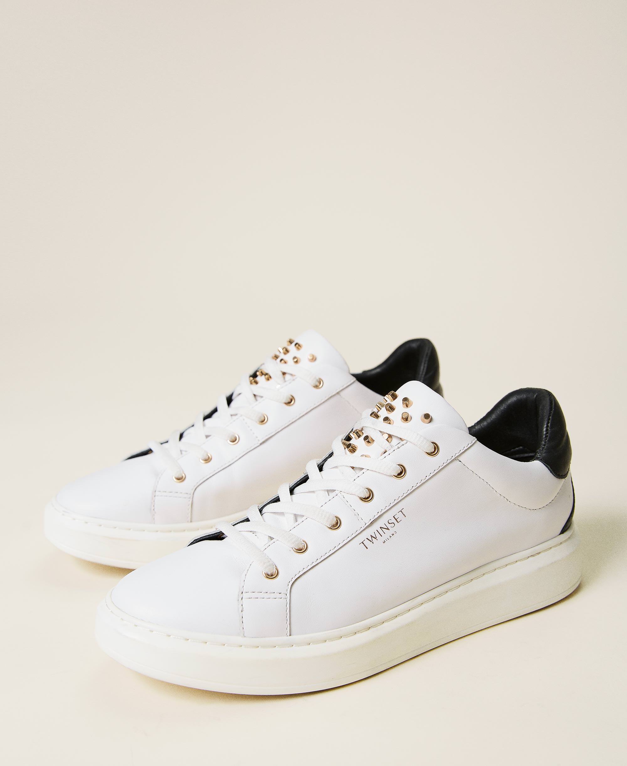 Sneakers In Pelle Con Borchie