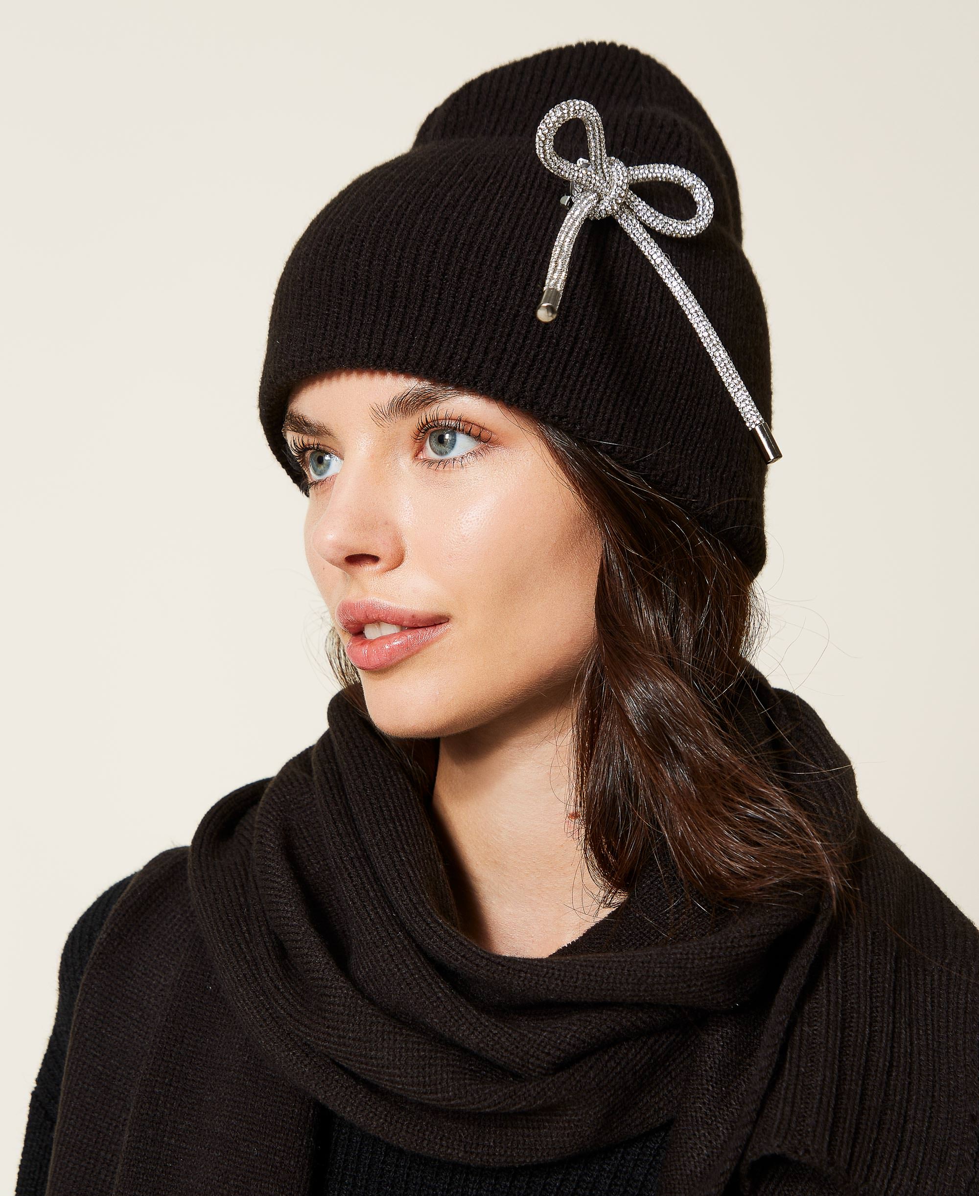 Beanie With Rhinestone Bow Woman, Black | TWINSET Milano