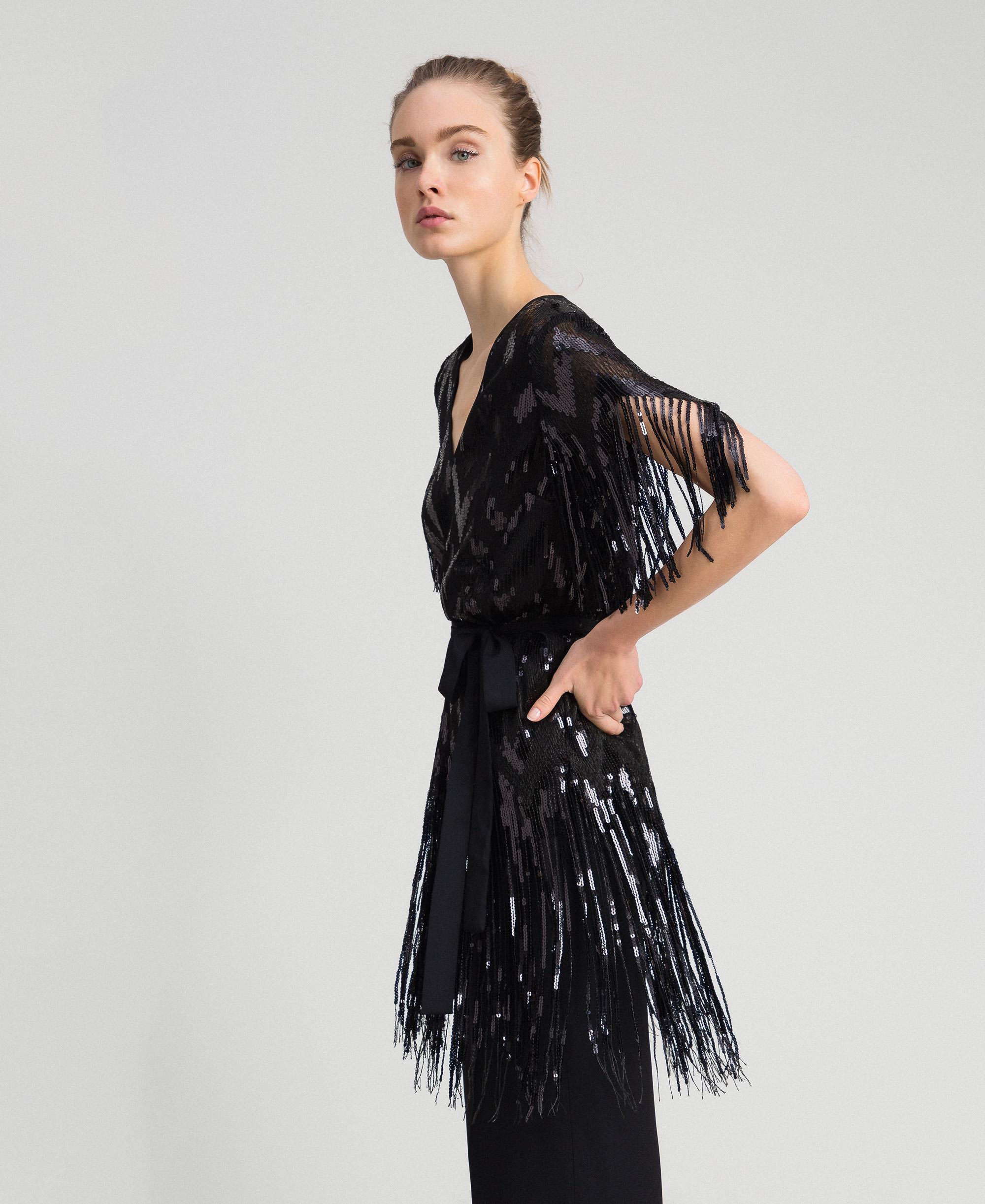 Robe avec sequins all-over et franges Femme, Noir ...