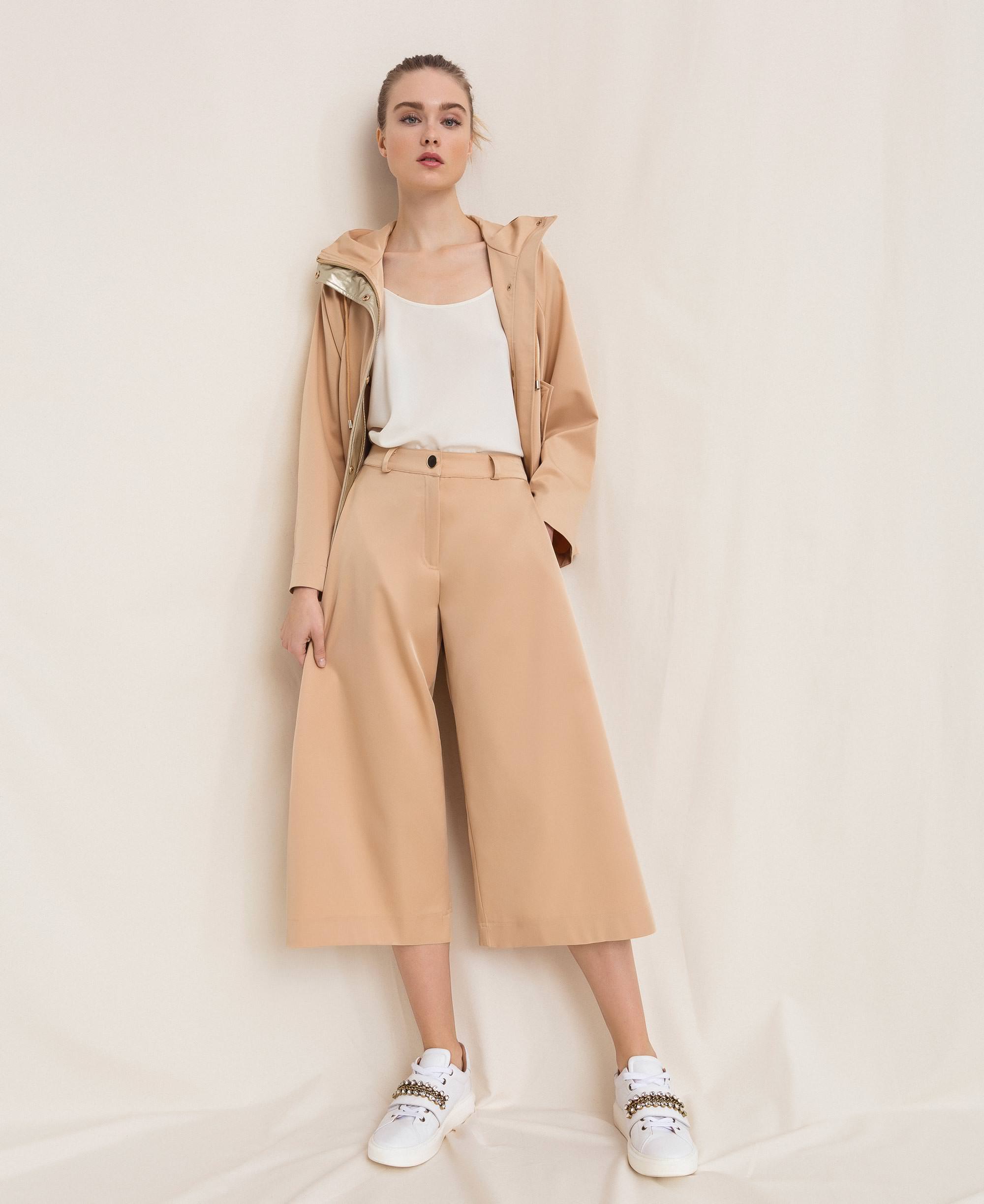 beige cropped trousers